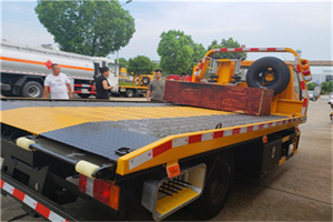 梁子湖附近拖车电话号码服务