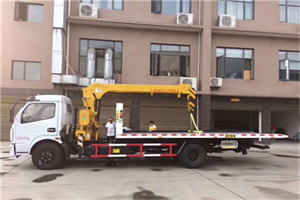 梁子湖附近汽车轮胎更换